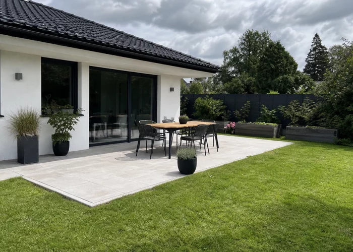 terrassenbau-steinplatten-garten-projektfoto Kopie